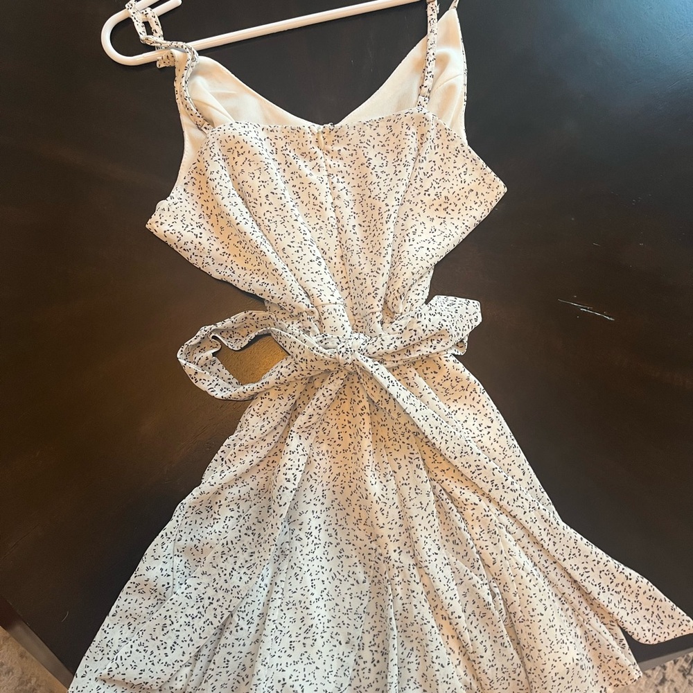 American Threads black and white tie back romper… size medium
